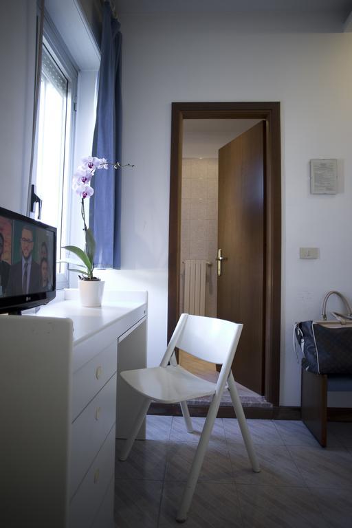 Hotel Capri Brescia Pokoj fotografie